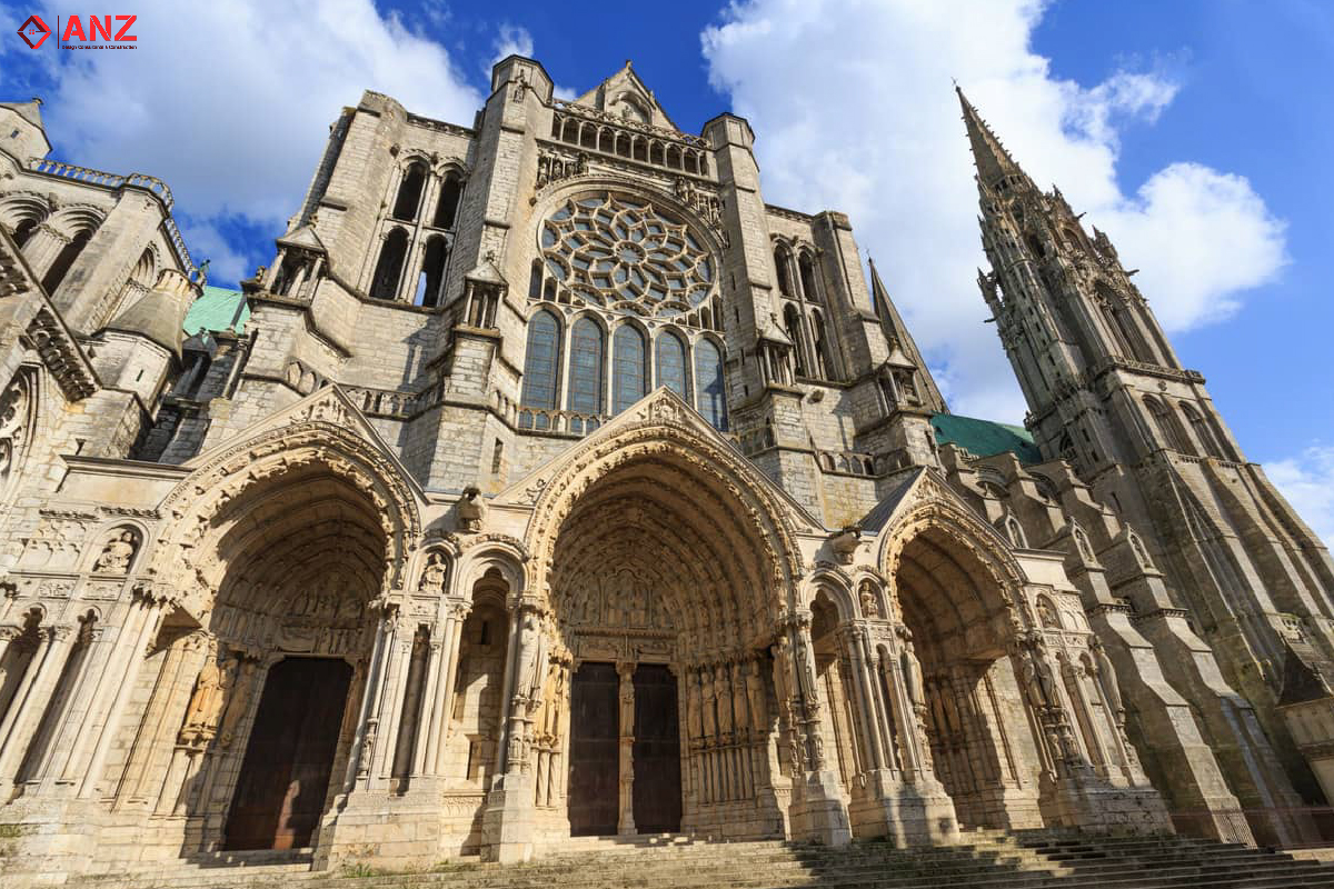 Gothic là phong cách kiến trúc đã xuất hiện từ những năm ở Thế kỷ 12